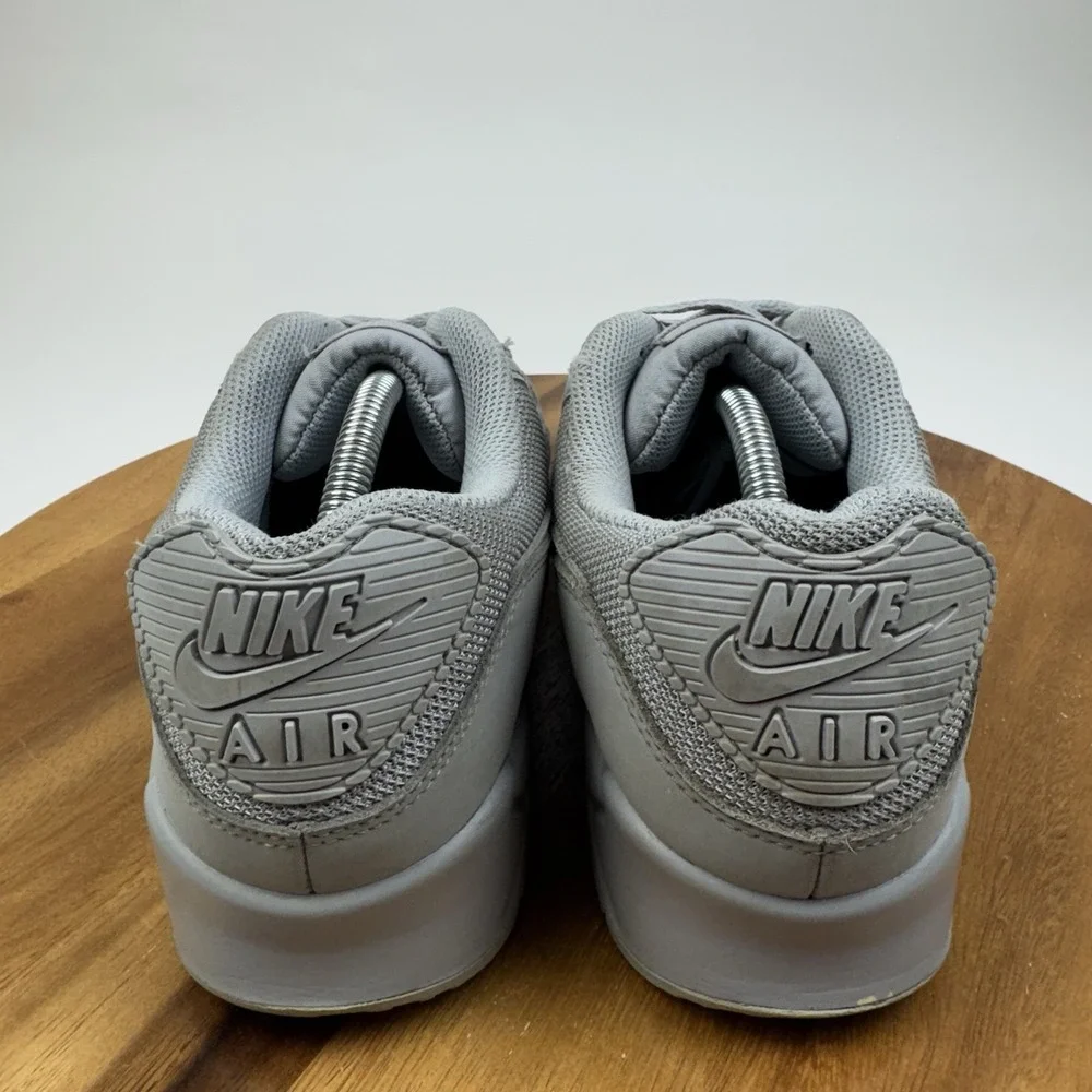 Mens Nike Air Max 90 Gray Low 4Athletic Training Sneakers Shoes Size 11 D GUC